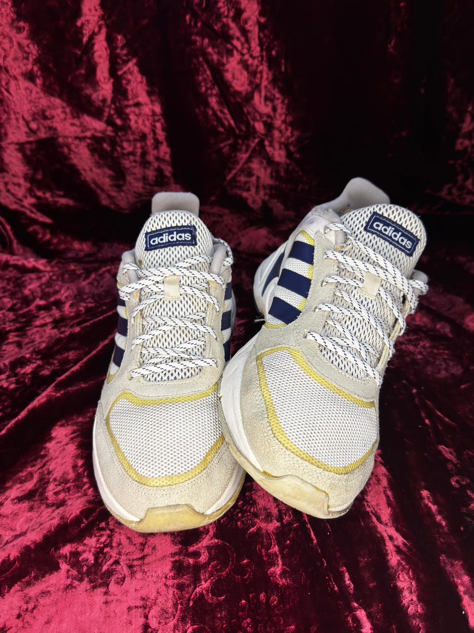 Adidas 90s Valasion Running