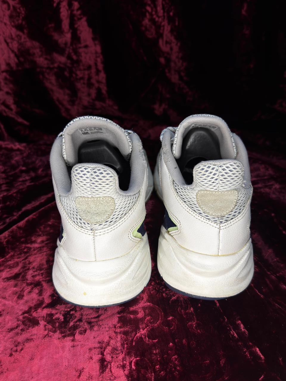 Adidas 90s Valasion Running